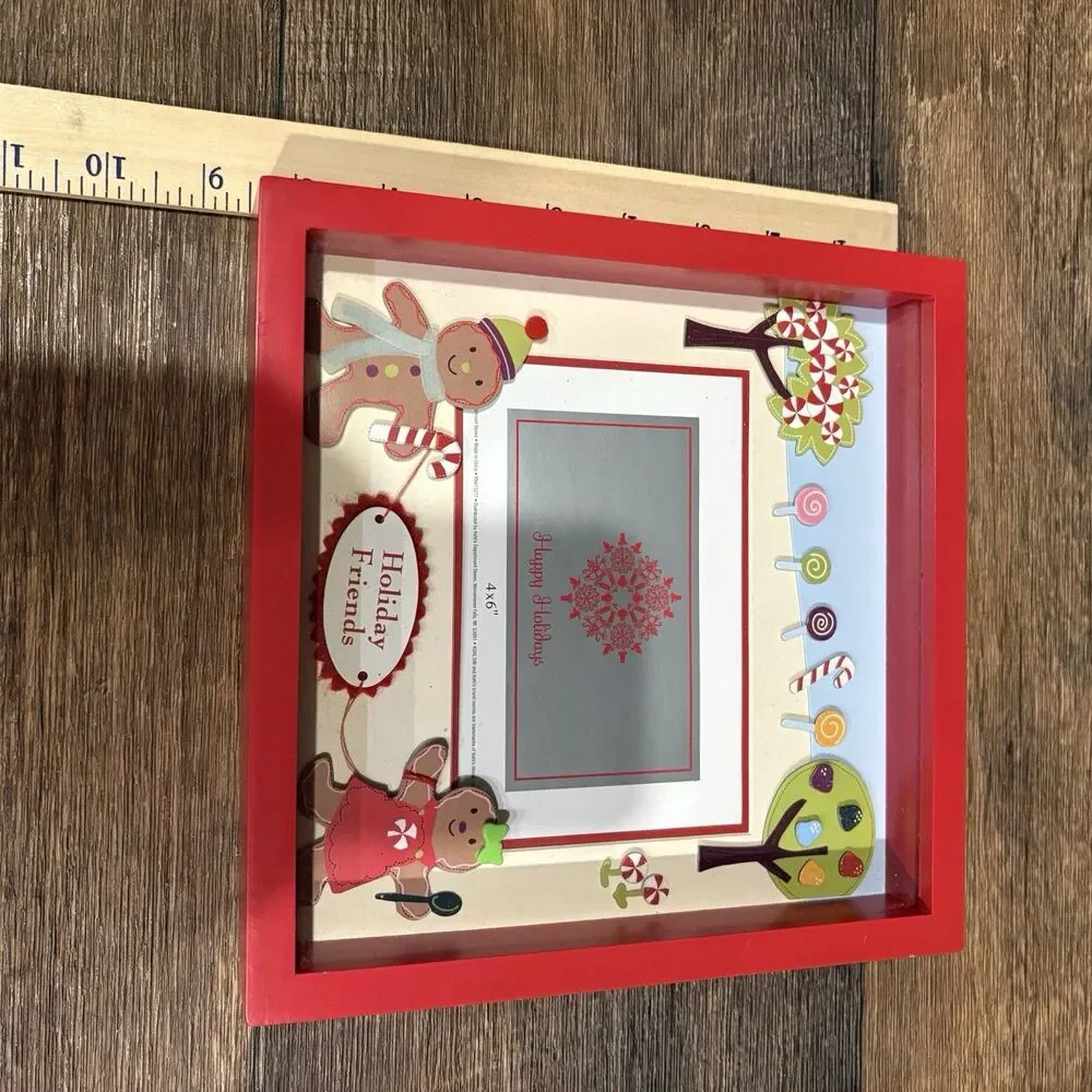 Red Holiday Friends Gingerbread Man Shadow Box Wood Photo Frame 4x6